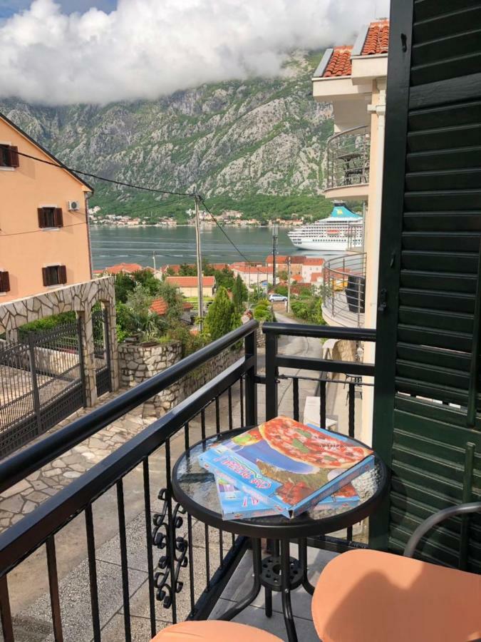 Apartmani Petrija Prčanj Exterior foto